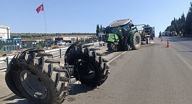 Bandırma'da kamyon traktöre çarptı