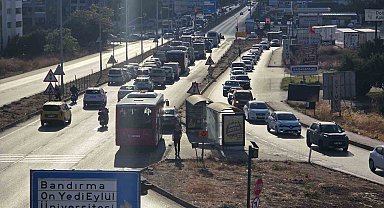 Bandırma'da trafik yoğunluğu sürücülere zor anlar yaşatıyor