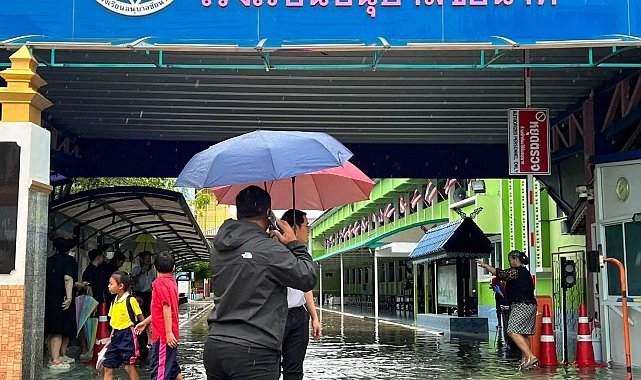 Bangkok'u sel vurdu: 50 ilçenin tamamı afet bölgesi ilan edildi