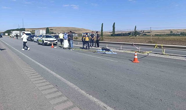 Bariyerlere çarpan motosiklet sürücüsü öldü