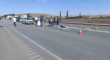 Bariyerlere çarpan motosiklet sürücüsü öldü