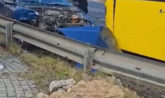 Başakşehir'de İETT otobüsü otomobille çarpıştı: 3 yaralı