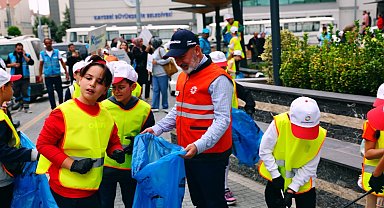 Başkan Çolakbayrakdar: "Daha güzel bir gelecek için durmadan çalışıyoruz"