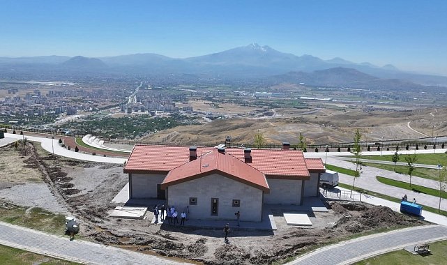 Başkan Çolakbayrakdar: "Kayseri'nin eşsiz manzarası, Kafe Sinan'ın lezzetiyle buluşacak"