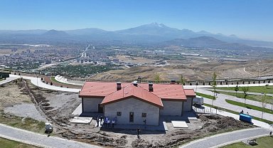 Başkan Çolakbayrakdar: "Kayseri'nin eşsiz manzarası, Kafe Sinan'ın lezzetiyle buluşacak"