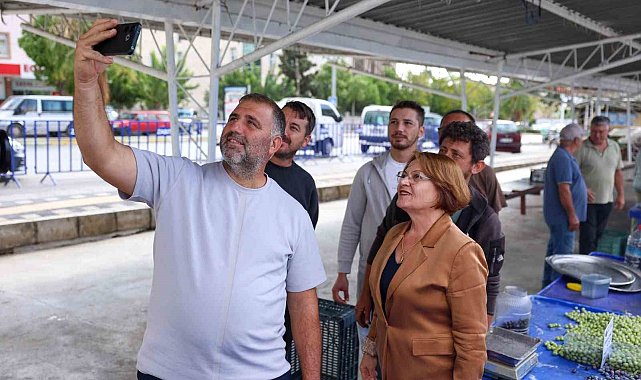 Başkan Gençay, zeytin pazarında üreticilerle buluştu