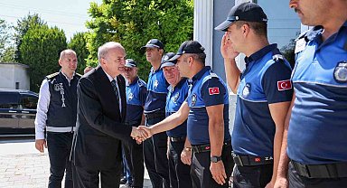 Başkan Özlü'den zabıta personeline tespih