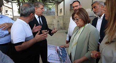 Başkan Şahin, Karşıyaka Emekliler Lokali proje alanını inceledi