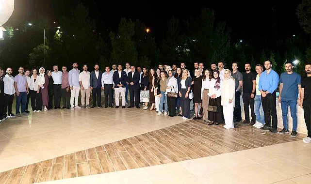 Başkan Şahin, Midyat Devlet Hastanesi yönetimi ve hekimlerle bir araya geldi