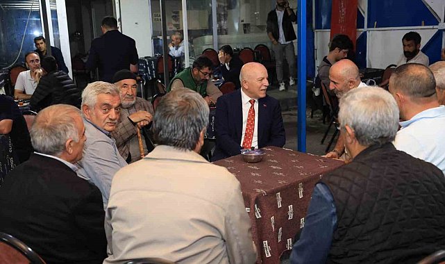Başkan Sekmen çalışmaları yerinde inceledi, vatandaşla çay içip sohbet etti