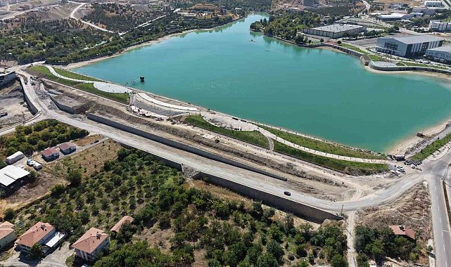 Başkan Taşkın, Çarşıbaşı Yeşil Alanı'ndaki çalışmaları inceledi