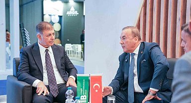 Başkan Tugay'dan İtalya'da Marble İzmir temasları