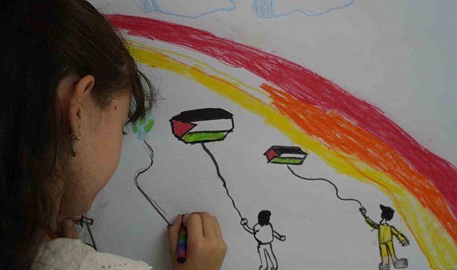 Başkentte uçurtmalar Gazze'deki çocuklar için havalandı