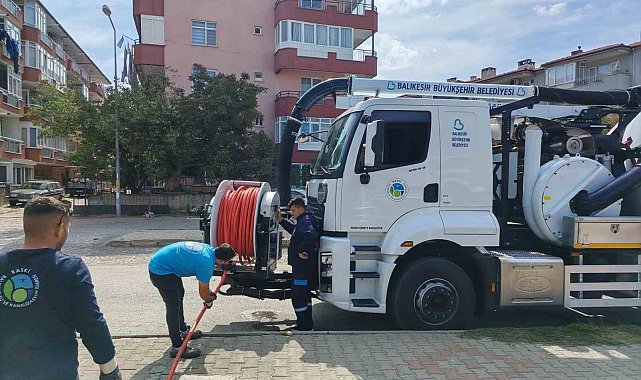 BASKİ'nin yeni kanal açma araçları Ayvalık'ta hizmete başladı