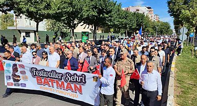 Batman'da festival coşkusu kortej yürüyüşüyle başladı