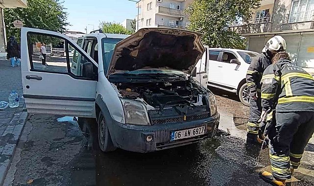 Batman'da park halindeki araçta yangın