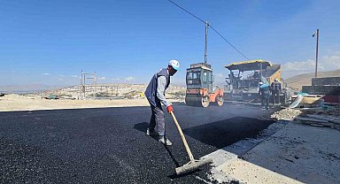 Battalgazi'de kırsal ve merkez mahallelerde asfalt çalışmaları sürüyor