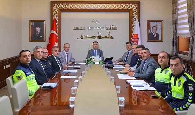 Bayburt'ta trafik düzenlemeleri ve ulaşım sorunları toplantıda görüşüldü