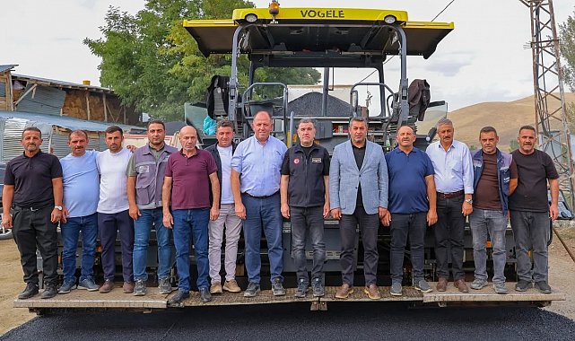 Bayburt'un grup yollarında asfalt ve genişletme çalışmaları sürüyor