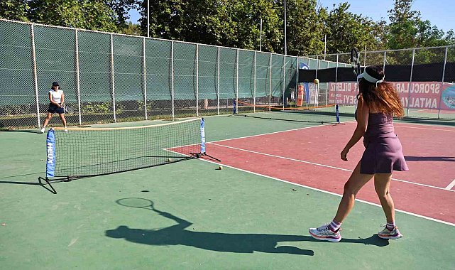 Beach Park'ta tenis keyfi