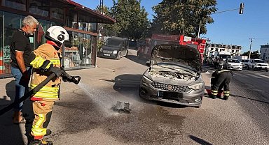 Belen'de otomobilin motorundan alev yükseldi