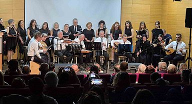 Beyaz önlüklerin bu kez reçetesi müzik oldu