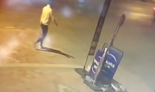 Bilecik'te 2 farklı bölgede araçlara zarar vererek lastikleri kesen şahıs güvenlik kamerasına yansıdı