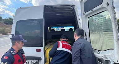 Bilecik'te düzensiz göç uygulamasında 3 aranan şahıs yakalandı