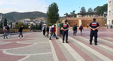 Bilecik'te okul çevrelerinde sıkı denetim: 397 şahıs kontrol edildi