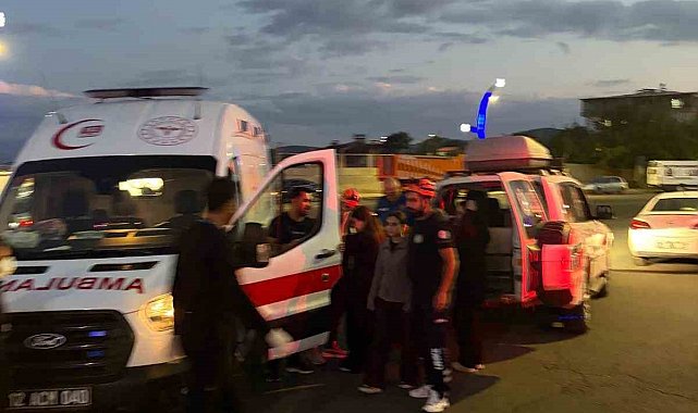 Bingöl'de iki otomobil çarpıştı: 4 yaralı