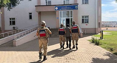Bingöl'de jandarmadan uyuşturucu ve kaçakçılık operasyonları