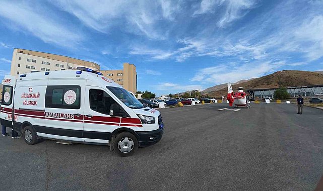 Bir günlük bebek, helikopter ambulansla Van'a sevk edildi