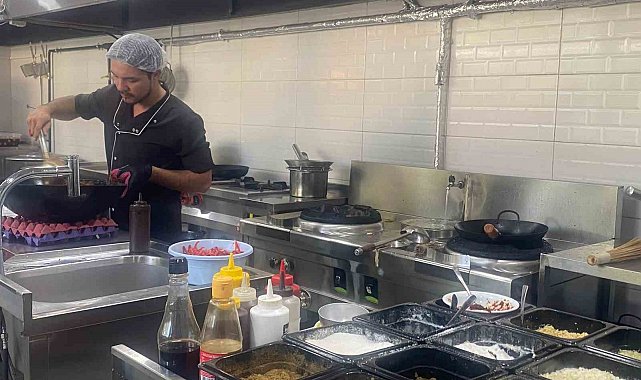Bir tabakta Orta Asya: Uygur mutfağı Ankara'da dikkat çekiyor