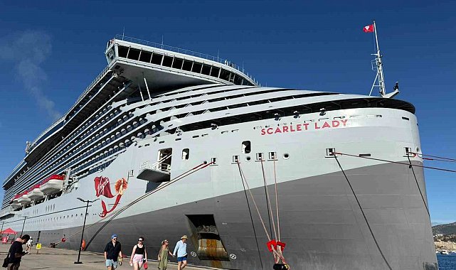 Bodrum'a dev kruvaziyer ile 2 bin 637 turist geldi