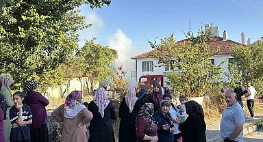 Bolu'da otluk alanda çıkan yangın, 3 eve sıçradı