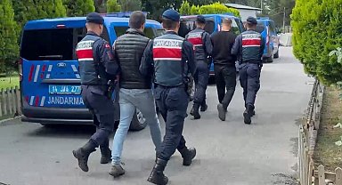 Bolu'da sahte altınları kuyumculara satmaya çalışan 3 şüpheli suçüstü yakalandı