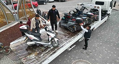 Bolvadin'de polis ekipleri denetimi elden bırakmıyor