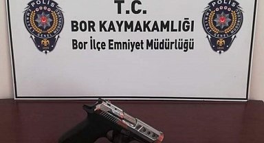 Bor'da silah operasyonu: 2 şüpheli tutuklandı