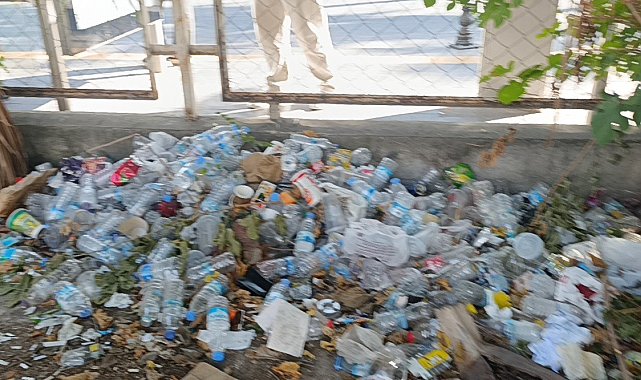 Boş araziyi çöp yuvasına döndürdüler