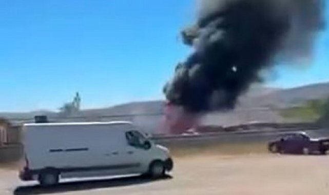Boş tankeri alevler sardı, dumanı gökyüzünü kapladı