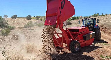 Bozkır'da taşsız topraklar için makineler hizmette