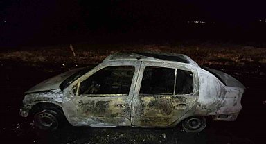 Burdur'da araç yangını otluk alana sıçradı: 2 bin metrekare alan yandı