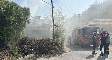 Burdur'da ev yangını: Dumanlar mahalleliyi tedirgin etti