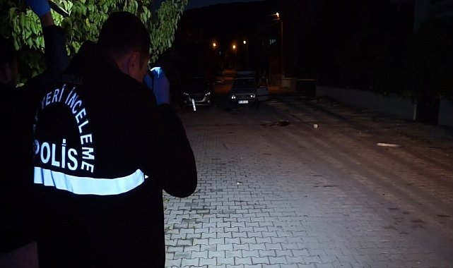 Burdur'da iki grup arasında kürekli kavga: 2 otomobil zarar gördü
