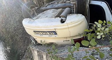 Burdur'da otomobil dereye yuvarlandı: 1 yaralı
