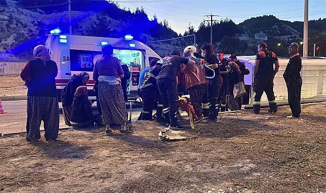 Burdur'da tarım işçilerini taşıyan minibüs devrildi: 9 yaralı
