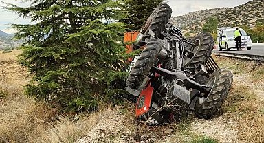 Burdur'da traktör devrildi, sürücüsü yaralandı