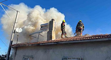 Burhaniye Hisarköy'de ev yangını paniği: İtfaiye ekipleri müdahale etti
