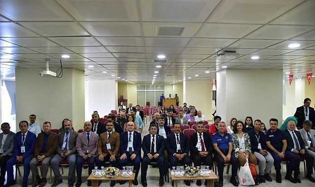 Burhaniye Uluslararası Bilim Kongresine ev sahipliği yaptı