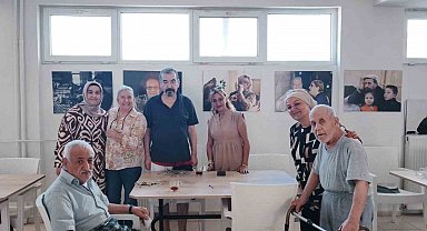 Burhaniye'de kadın muhtardan huzurevi ziyareti